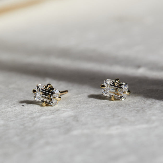 Emerald Diamond Studs Sparkle Earring Solitaire Elegant Dainty Yellow Gold