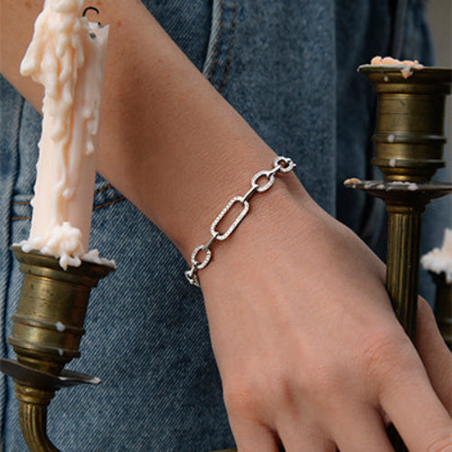 VS quality diamonds 14K 18K Gold