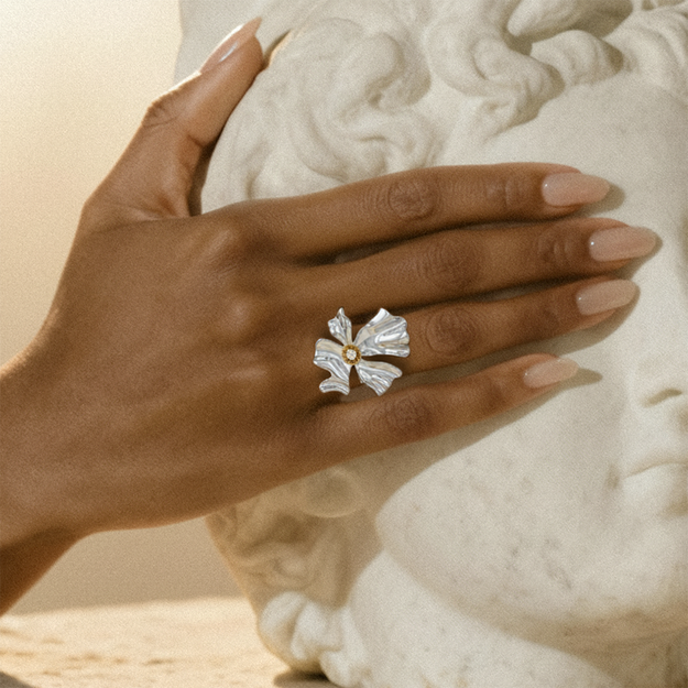 Floral Alchemy Two-Toned Diamond Ring - 18K Gold | VS Clarity
