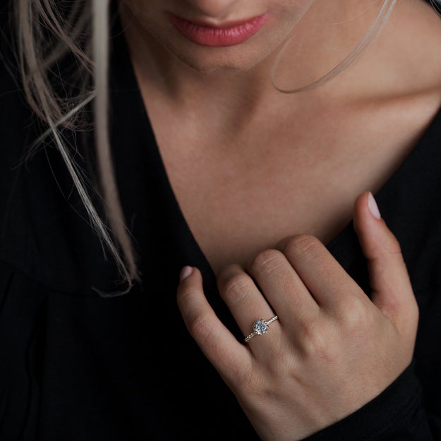 Noémie Solitaire Pave Pick Your Diamond Shape Engagement Ring Oval Round Princess Emerald Radiant Asscher Cushion quality stone 18K gold Rose White Yellow Platinum