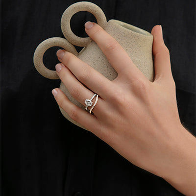 Oval Cut Engagement Ring - 18K Gold