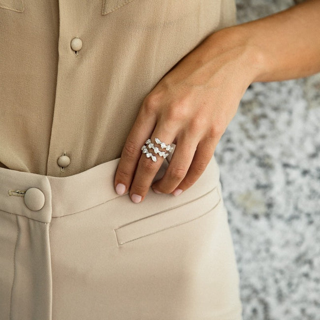 Pear Shaped Diamond Spiral Ring - 18K Gold | VS Clarity Natural Diamonds