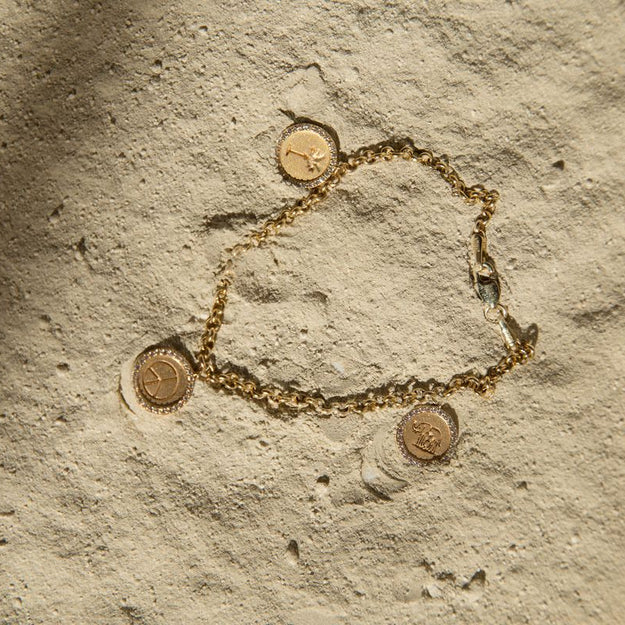 VS quality diamond 18K gold