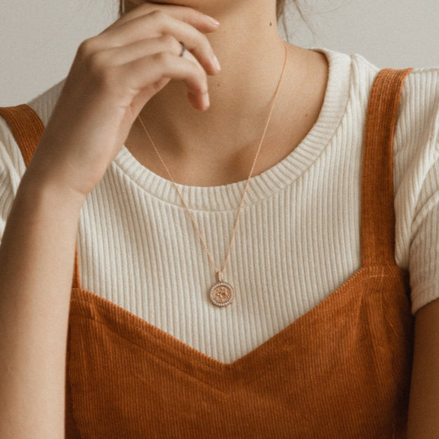 Aries sign VS Clarity sparkling diamonds 14K 18K Gold