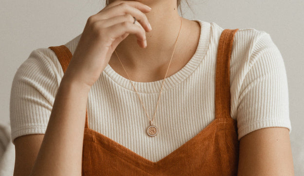 Aries sign VS Clarity sparkling diamonds 14K 18K Gold