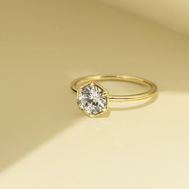 Selene Moonlight Round Diamond Engagement Ring quality stone 18K gold Rose White Yellow Platinum