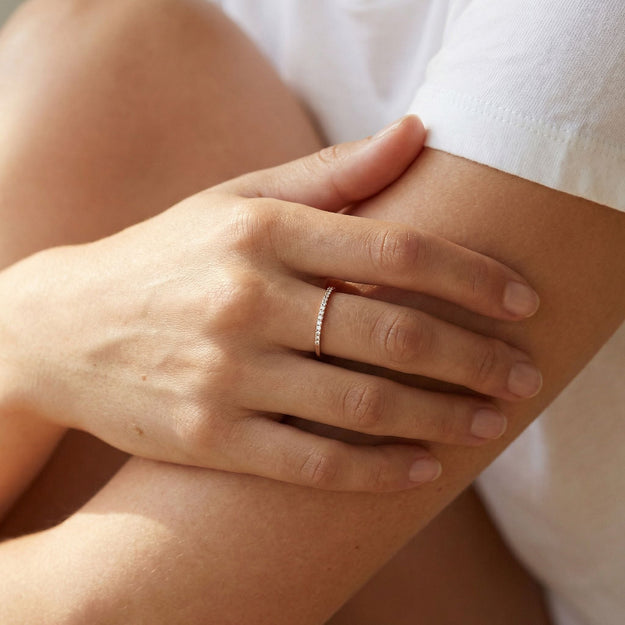 Petite Diamond Band Ring - 18K Gold | VS Clarity Natural Diamonds