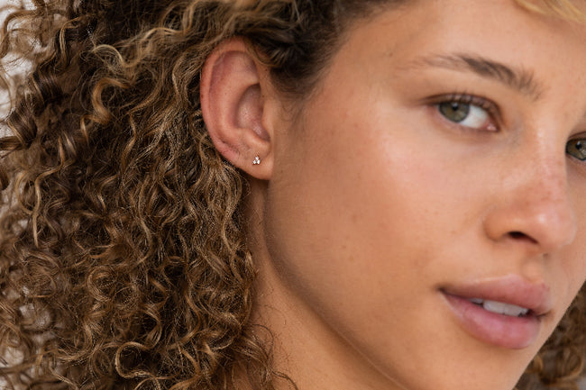 Mini Trois Diamond Earrings - 18K Gold | VS Clarity Natural Diamonds