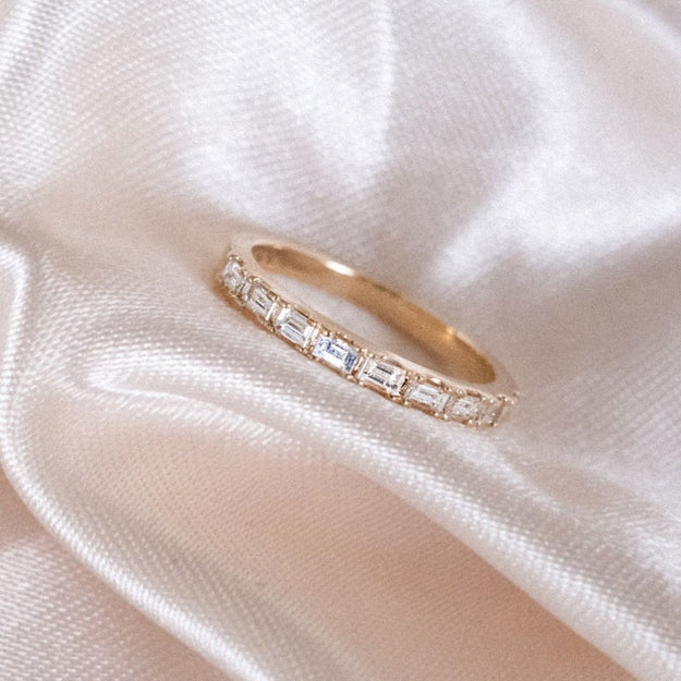 Baguette Diamond Band Ring - 18K Gold  VS Clarity – Noémie