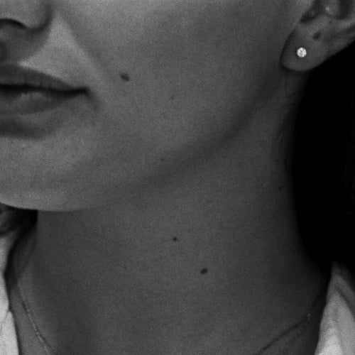 Signature Noémie Round Diamond Stud Earrings - 18K Gold