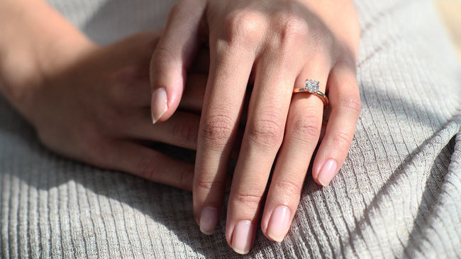 Solitaire Ring - 18K Gold